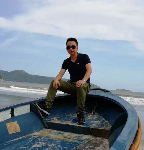 李一良:市場總監(jiān) 高級工程師_副本.jpg